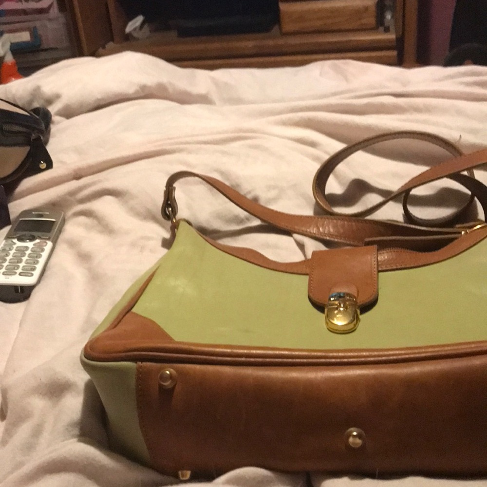 Vintage Valentina. Excellent condition👛
